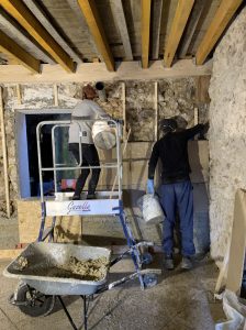 Chantier participatif mur béton de chanvre